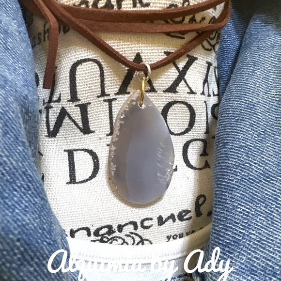 Agate huge Pendant Necklace with Brown Cord - Picture 1 of 1